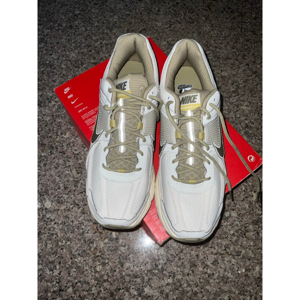 Nike Zoom Vomero 5 Size 12